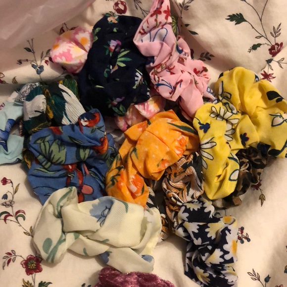 ✨ FREE scrunchie with $15 purchase OR 3 for $10 - Picture 3 of 4